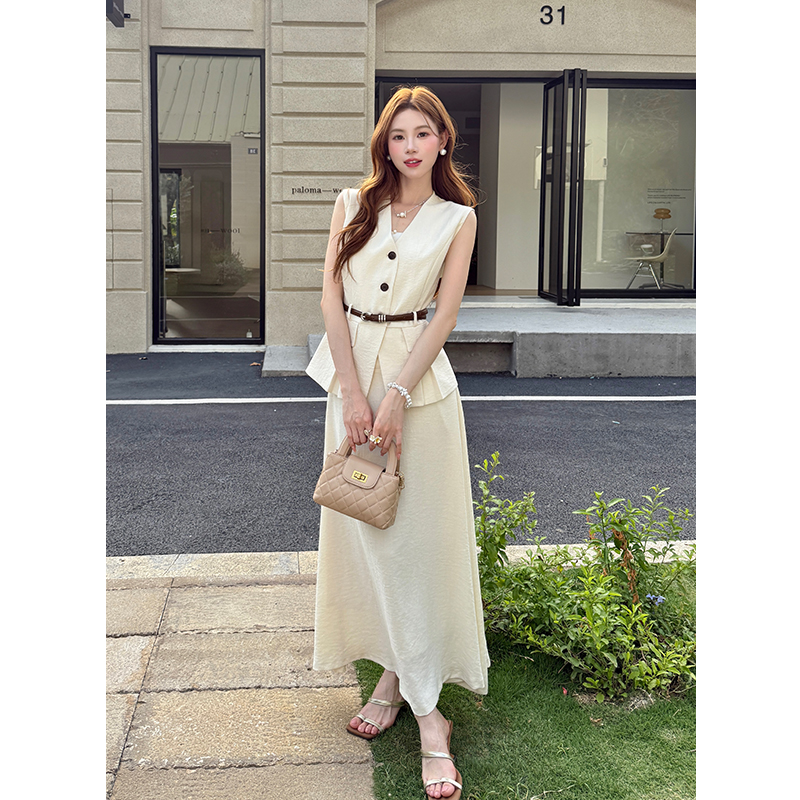 Women's Summer Solid Sleeveless Vest and Skirt Two-Piece Set with Belt - Image 2