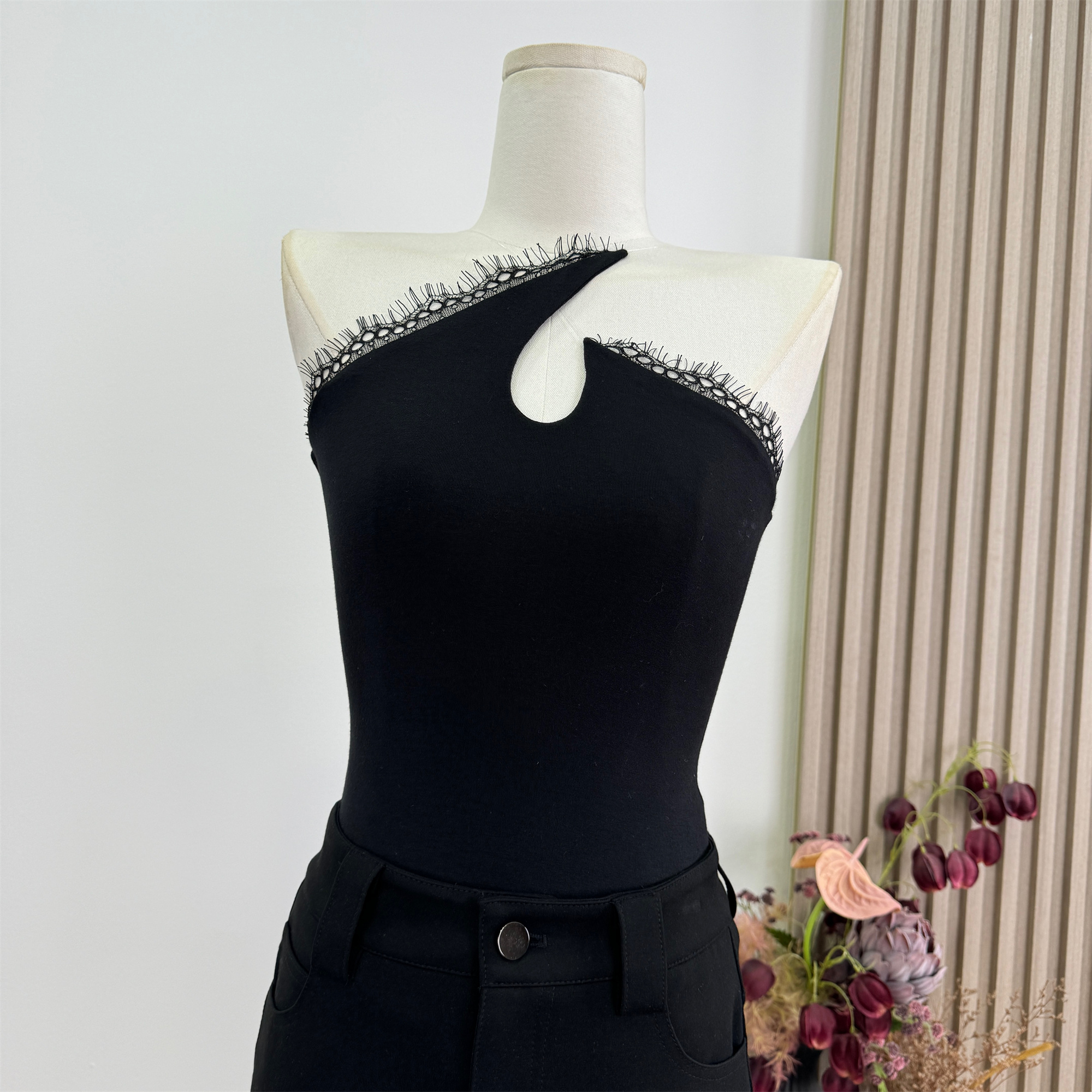 Kubiliv Heart-Stealing Angel Asymmetric Halter Lace Camisole Top for Women - Image 3