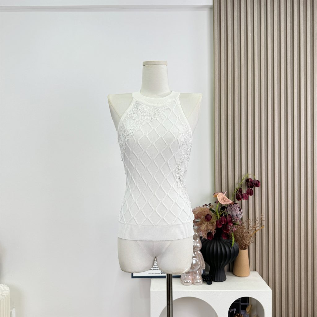 JAYKY YANG Women's French Style Lace Spliced Cami Knit Round Neck Top