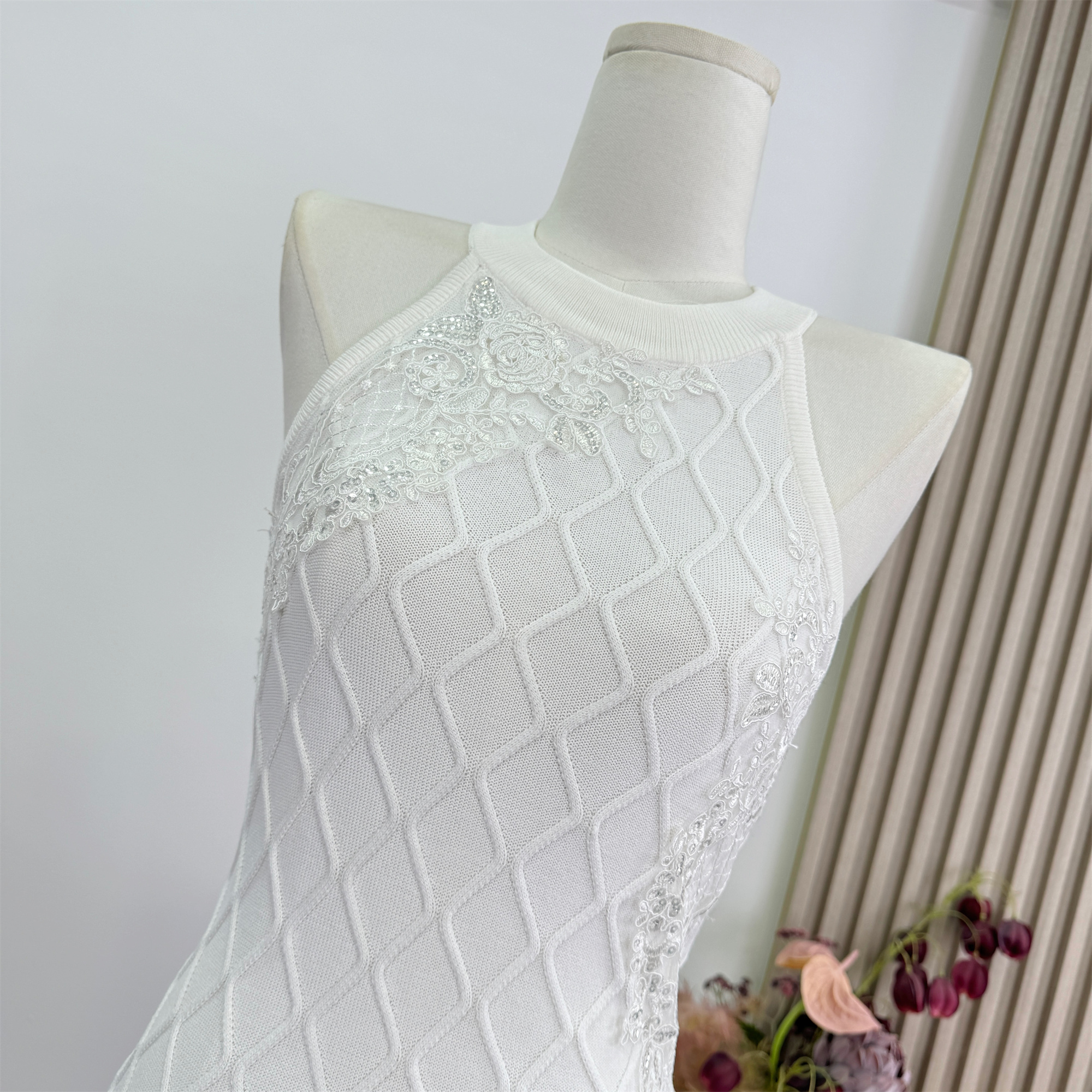 JAYKY YANG Women's French Style Lace Spliced Cami Knit Round Neck Top - Image 2