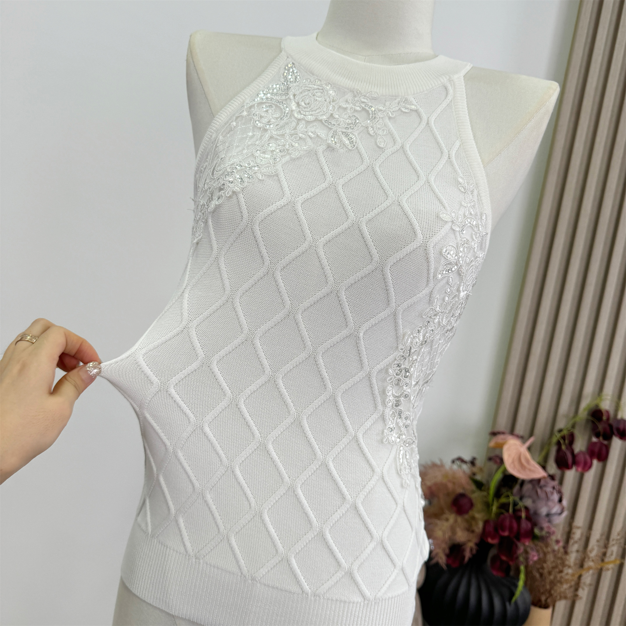 JAYKY YANG Women's French Style Lace Spliced Cami Knit Round Neck Top - Image 3