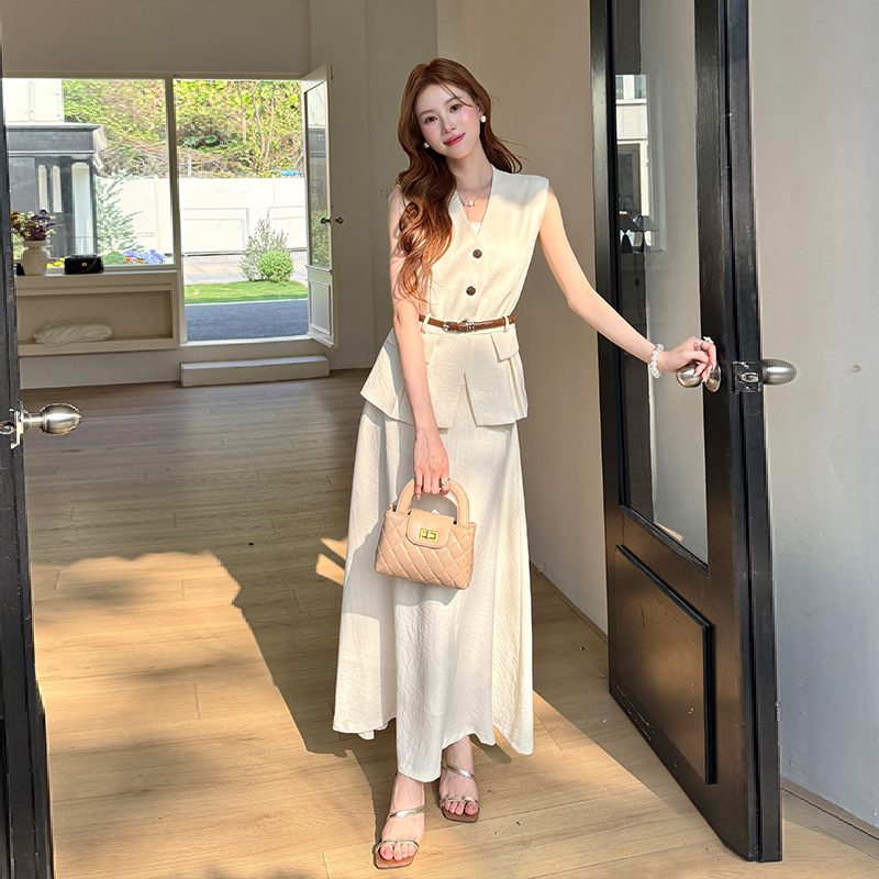 Women's Summer Solid Sleeveless Vest and Skirt Two-Piece Set with Belt - Image 5