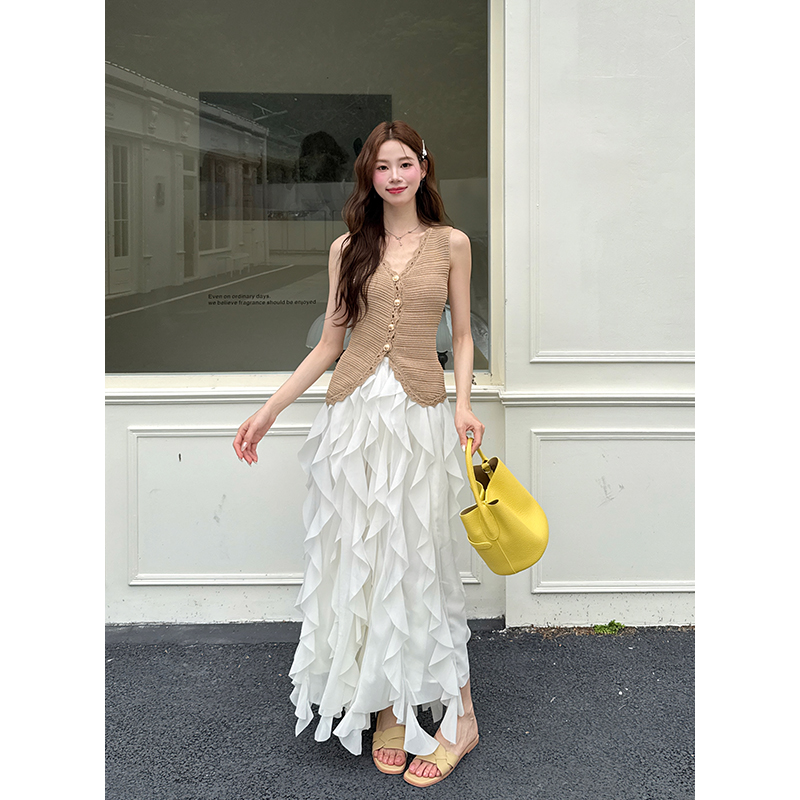 Women's Summer Solid Knit Top and Ruffle Skirt Two-Piece Fashion Set - Image 4