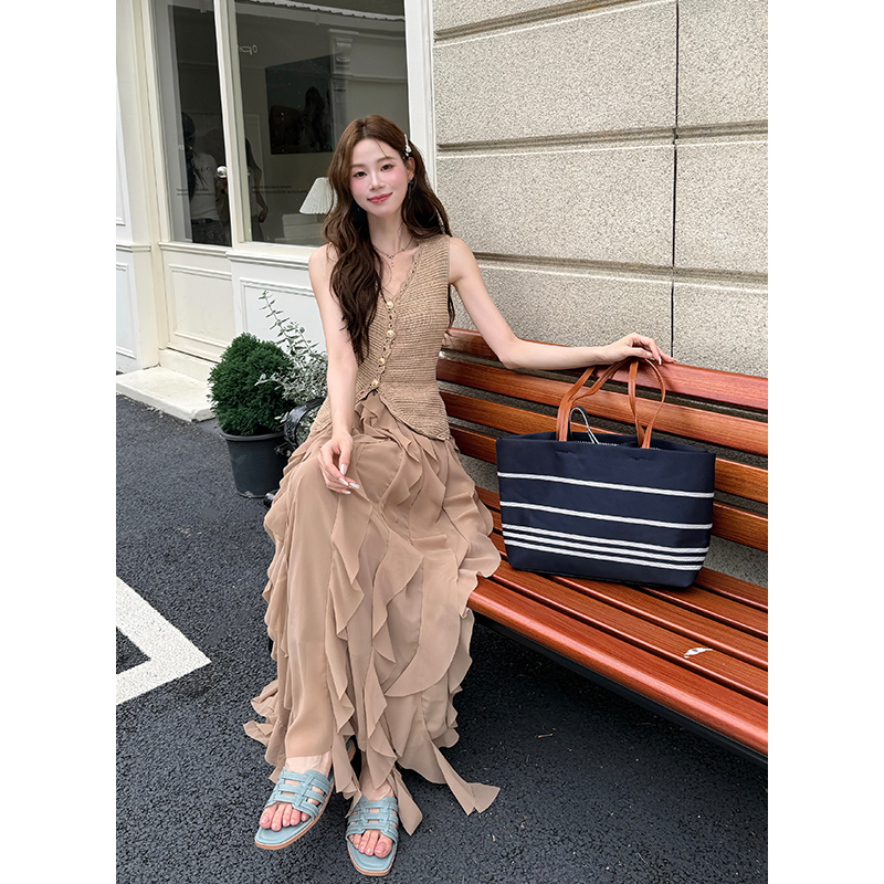 Women's Summer Solid Knit Top and Ruffle Skirt Two-Piece Fashion Set - Image 5