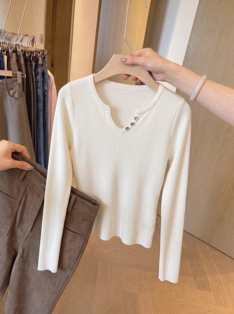 Solid Soft Small V-Neck Knit Sweater Women 2026 Fall Slim Stretch Basic Top