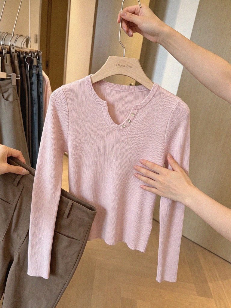Korean Style V-Neck Long Sleeve Knit Sweater for Women Slimming Versatile Base Top
