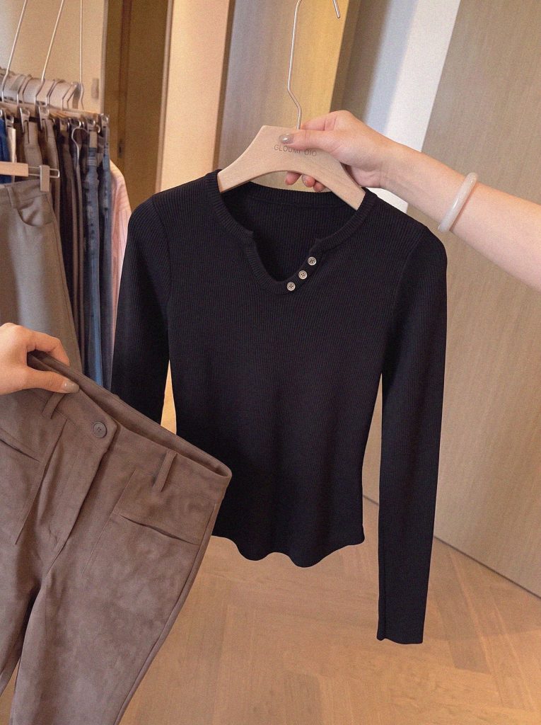 Black Long Sleeve U-Neck Knit Sweater Top for Women Solid Pullover Fall Winter New