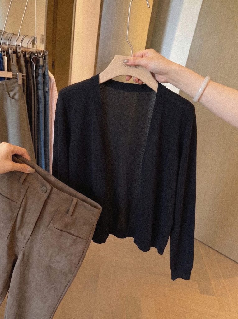 Korean Style Light Knit Cardigan Women's Short Loose Sweater